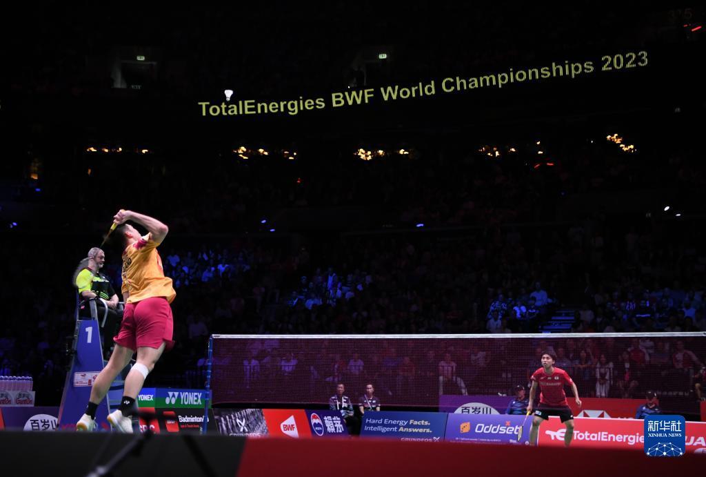 而采摘茶叶 而采摘茶叶