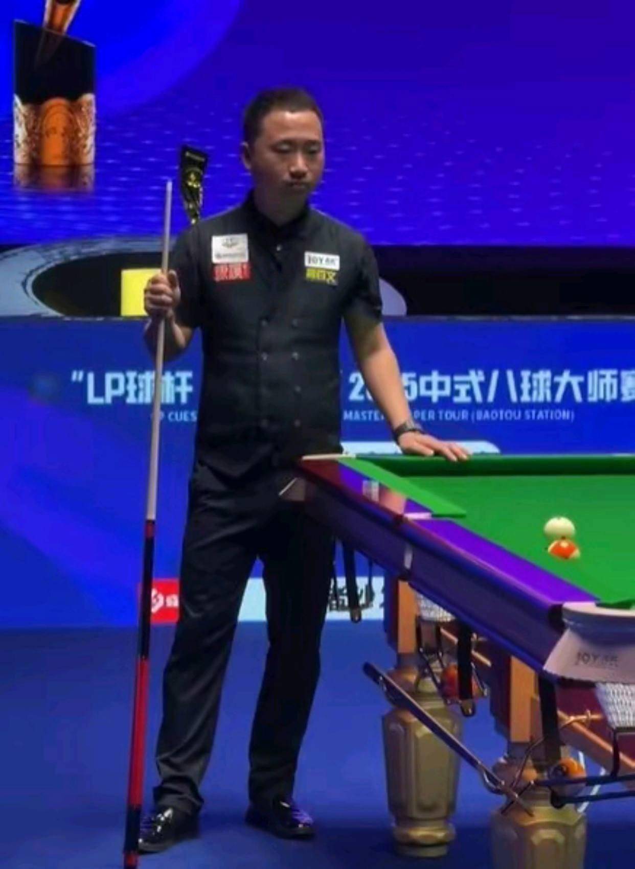 明的迅猛突 明的迅猛突